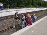 Für gute Fotos werfen wir uns auch mal vor den Zug!